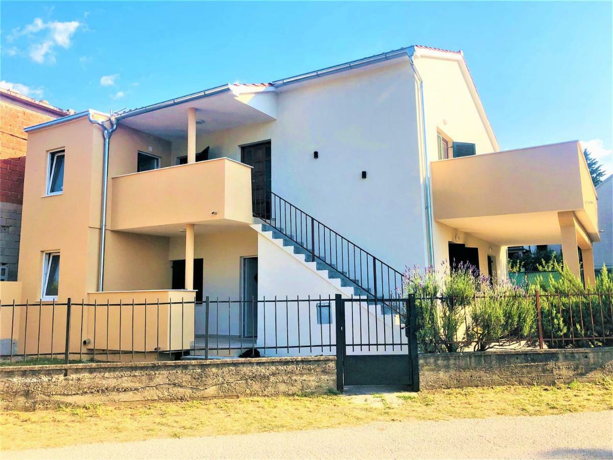 Apartments Branka Gornji Karin Εξωτερικό φωτογραφία