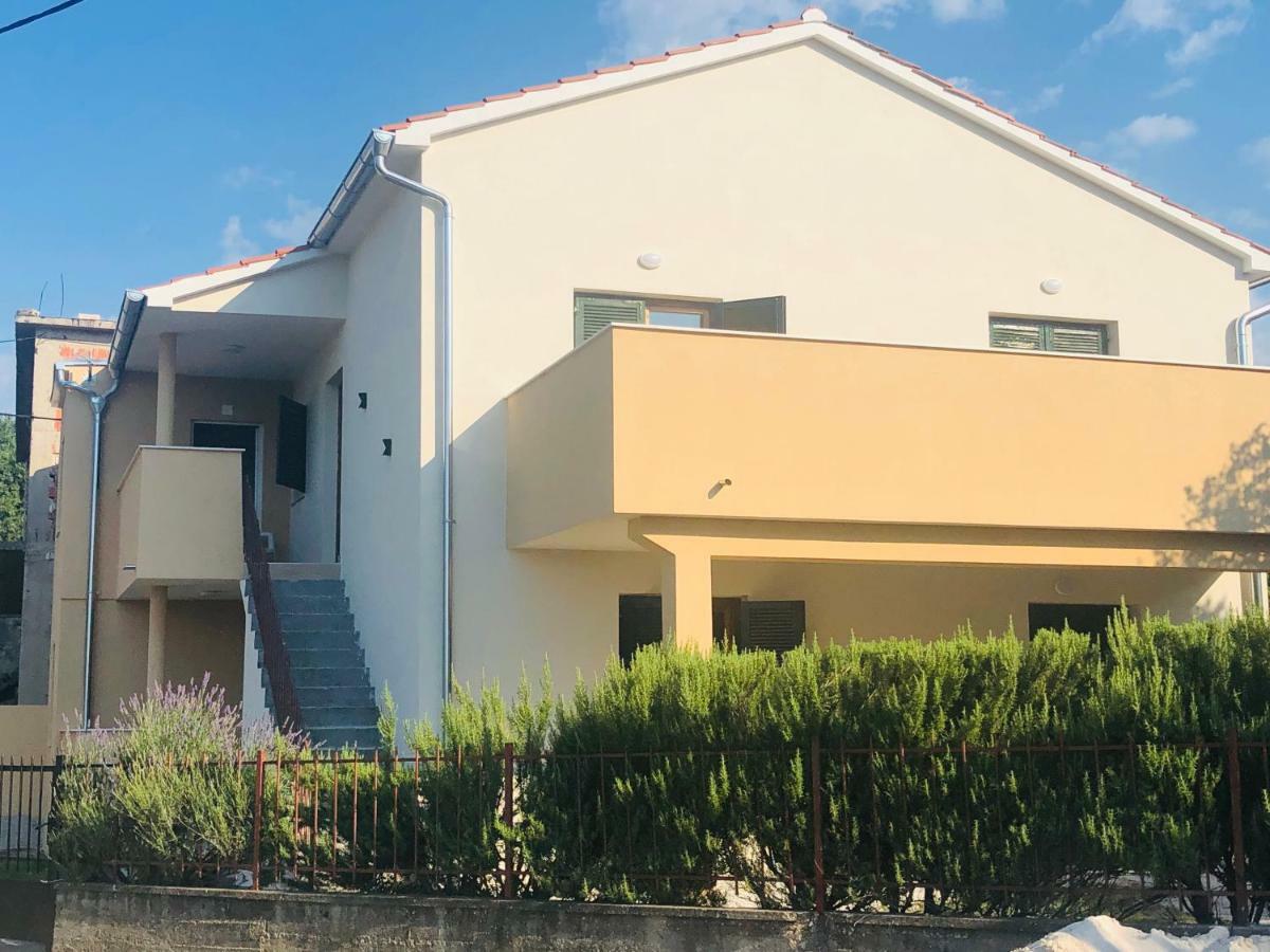 Apartments Branka Gornji Karin Εξωτερικό φωτογραφία